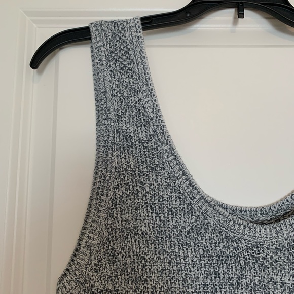 Gap Sleeveless Sweater - Picture 2 of 4